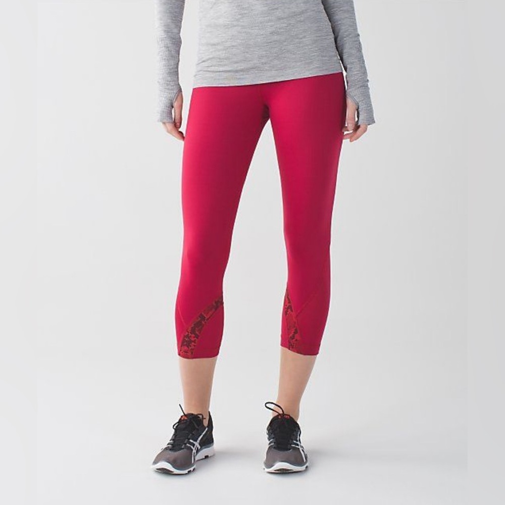 30 Lulu Run: Inspire Crop II
Bumble Berry /  Drama Bumble Berry